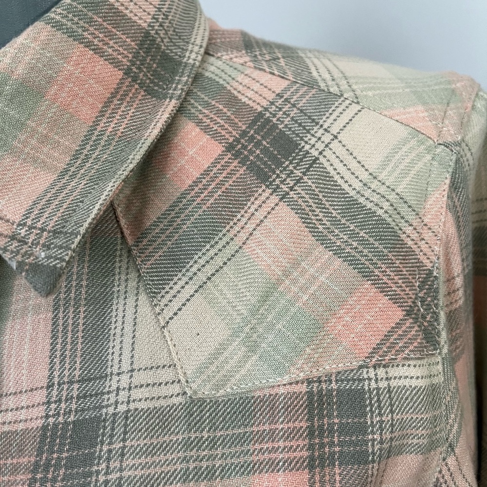 New Tasha Polizzi Western Pearl Snap button front warm flannel Shirt pink/gr… - Picture 15 of 16